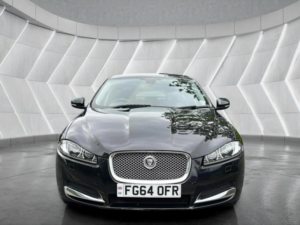 2014 Jaguar Xf 2.2d Luxury Auto Euro 5 (s/s) 4dr in Black — image 2