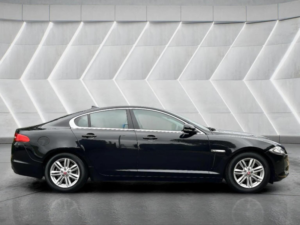 2014 Jaguar Xf 2.2d Luxury Auto Euro 5 (s/s) 4dr in Black — image 5