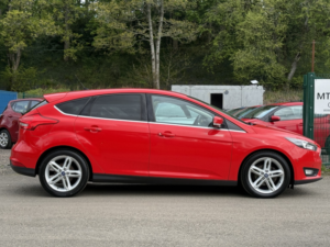 2015 Ford Focus 1.0 T Ecoboost Zetec in Red — image 4