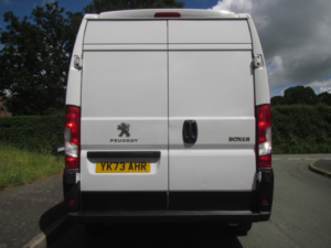 2023 Peugeot Boxer 2.2 Boxer Professional Premium+ 335 L3h2 Bluehdi 140 S&s 6-Speed Manual - Damaged Cat N - Drive Away in White — image 6