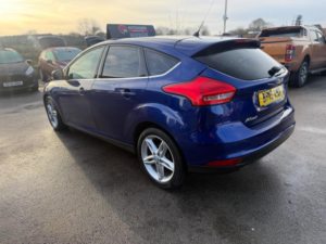 2015 Ford Focus 1.0t Ecoboost Zetec Euro 6 (s/s) 5dr in Blue — image 5