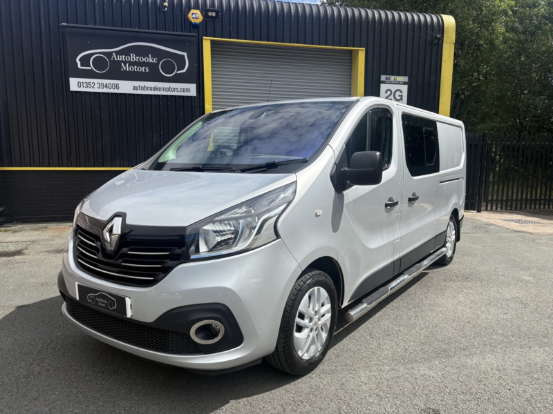 2017 Renault Trafic 1.6 Crew Van Ll29 Energy Dci 125 Sport Nav Euro 6 in Silver — image 1