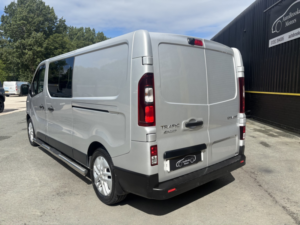 2017 Renault Trafic 1.6 Crew Van Ll29 Energy Dci 125 Sport Nav Euro 6 in Silver — image 3