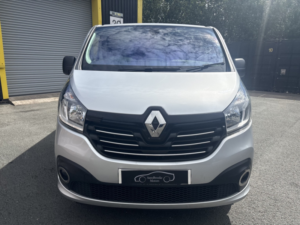 2017 Renault Trafic 1.6 Crew Van Ll29 Energy Dci 125 Sport Nav Euro 6 in Silver — image 5