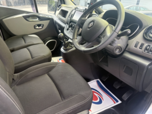 2017 Renault Trafic 1.6 Crew Van Ll29 Energy Dci 125 Sport Nav Euro 6 in Silver — image 6