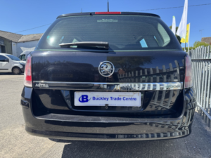 2010 Vauxhall Astra 1.7 Cdti 16v Design in Black — image 4