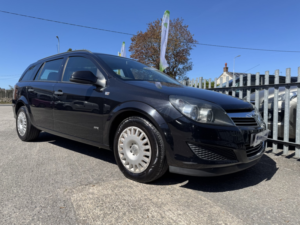 2010 Vauxhall Astra 1.7 Cdti 16v Design in Black — image 5