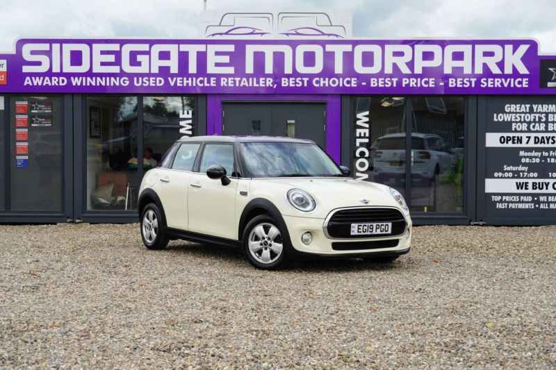 2019 MINI Hatch 1.5 Cooper Classic Euro 6 (s/s) 5dr in White — image 1