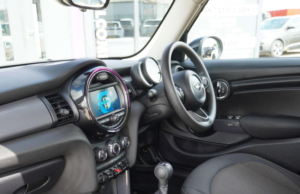 2019 MINI Hatch 1.5 Cooper Classic Euro 6 (s/s) 5dr in White — image 3