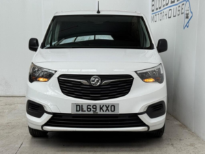 2019 Vauxhall Combo 1.6 Turbo D 2300 Sportive L1 H1 Euro 6 (s/s) 4dr — image 2