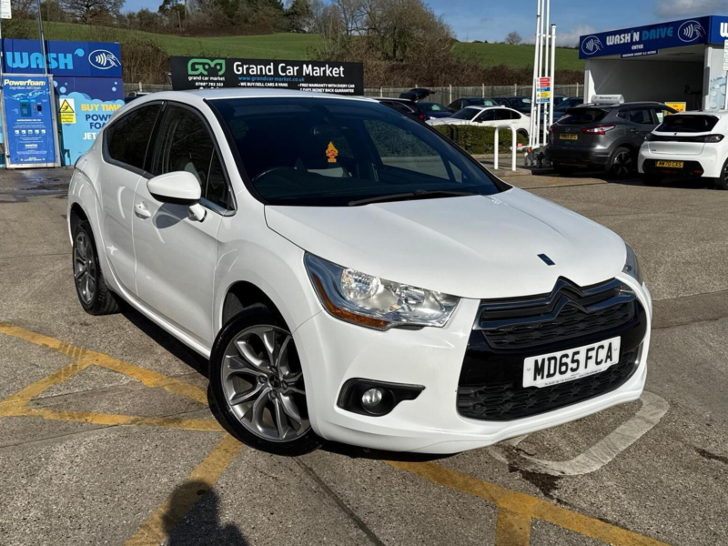 2015 Ds Automobiles Ds 4 1.6 Bluehdi Dstyle Nav Euro 6 (s/s) 5dr in White — image 1