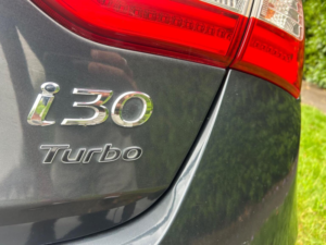 2016 Hyundai I30 1.6 T-Gdi Turbo Euro 6 3dr in Black — image 4