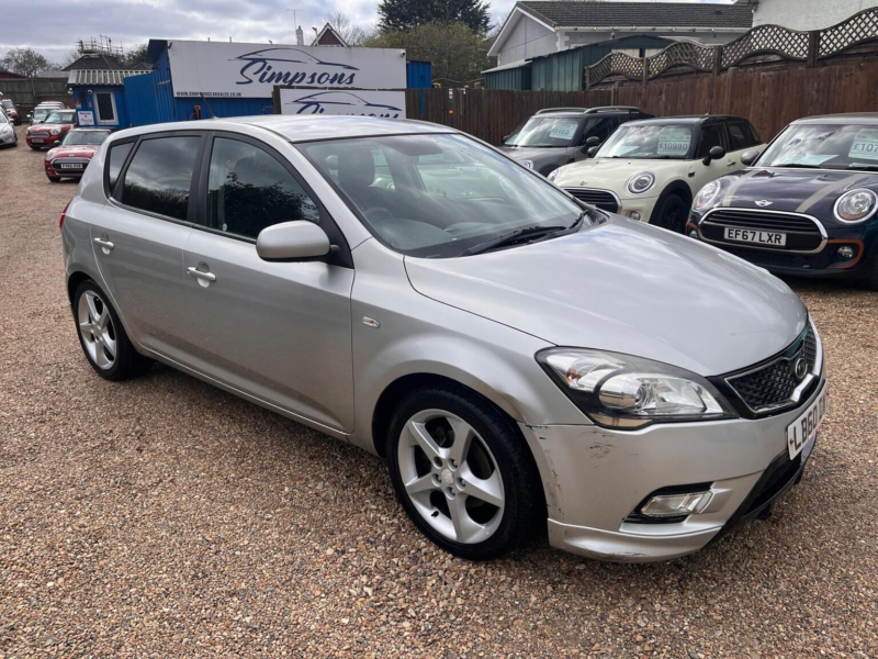 2010 Kia Ceed 1.6 Crdi 3 Euro 5 5dr in Silver — image 1