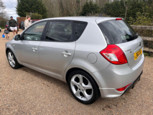 2010 Kia Ceed 1.6 Crdi 3 Euro 5 5dr in Silver — image 5