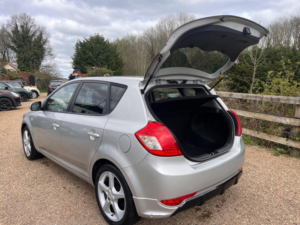 2010 Kia Ceed 1.6 Crdi 3 Euro 5 5dr in Silver — image 6