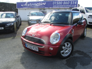 2005 MINI Hatch 1.6 One Seven Hatch in Red — image 1