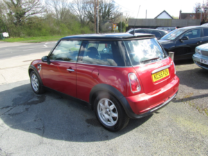 2005 MINI Hatch 1.6 One Seven Hatch in Red — image 3