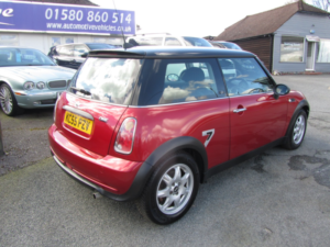 2005 MINI Hatch 1.6 One Seven Hatch in Red — image 6