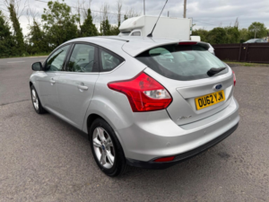 2012 Ford Focus 1.6 Zetec Powershift Euro 5 5dr in Silver — image 2