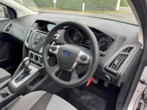 2012 Ford Focus 1.6 Zetec Powershift Euro 5 5dr in Silver — image 4