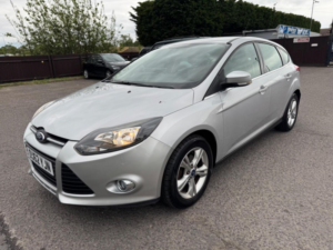 2012 Ford Focus 1.6 Zetec Powershift Euro 5 5dr in Silver — image 5