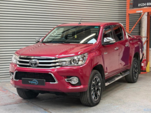 2016 Toyota Hilux 2.4 D-4d Invincible X Auto 4WD Euro 6 4dr (tss) in Red — image 2