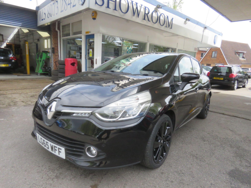 2015 Renault Clio 1.5 Dci Dynamique S Nav Auto Euro 6 5dr in Black — image 1