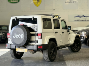 2012 Jeep Wrangler 2.8 Wrangler 4-Door Sahara 2.8 Crd Auto in White — image 6