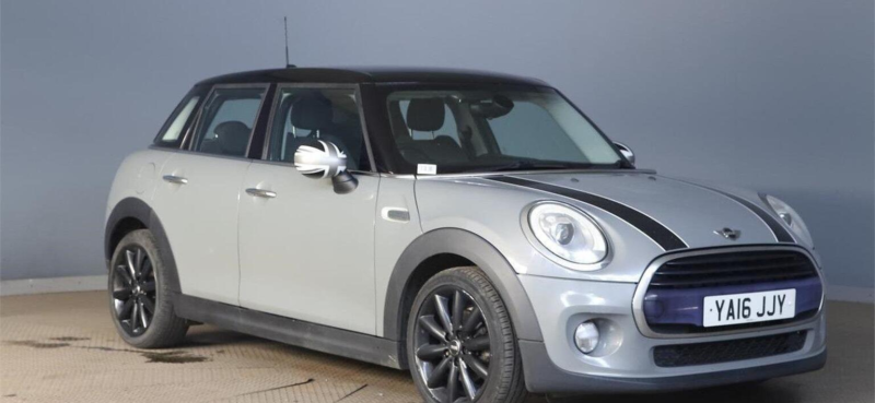 2016 MINI Hatch 1.5 Cooper Auto Euro 6 (s/s) 5dr in Grey — image 1