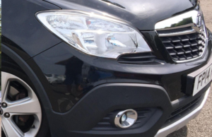 2014 Vauxhall Mokka 1.6 Exclusiv 2WD Euro 5 (s/s) 5dr in Black — image 4