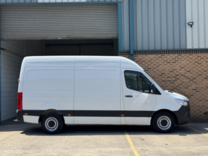 2020 Mercedes-Benz Sprinter 2.0 315 Cdi Progressive Rwd L2 H2 Mwb High Roof Euro 6 (s/s) 5dr (150bhp) in White — image 4
