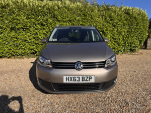 2013 Volkswagen Touran 1.6 Tdi Se in Beige — image 4