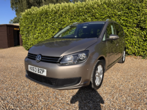 2013 Volkswagen Touran 1.6 Tdi Se in Beige — image 5