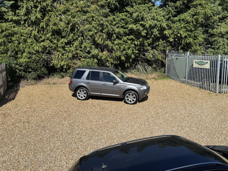 2011 Land Rover Freelander 2 2.2 Sd4 Xs in Grey — image 1