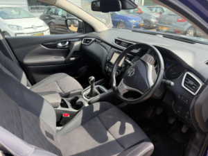 2015 Nissan Qashqai 1.2 Dig-T N-Tec 2WD Euro 5 (s/s) 5dr in Blue — image 5