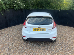 2015 Ford Fiesta 1.25 Zetec Euro 6 3dr in White — image 5