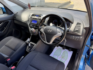 2016 Hyundai Ix20 1.4 Ix20 Se 1.4 Bd in Blue — image 5