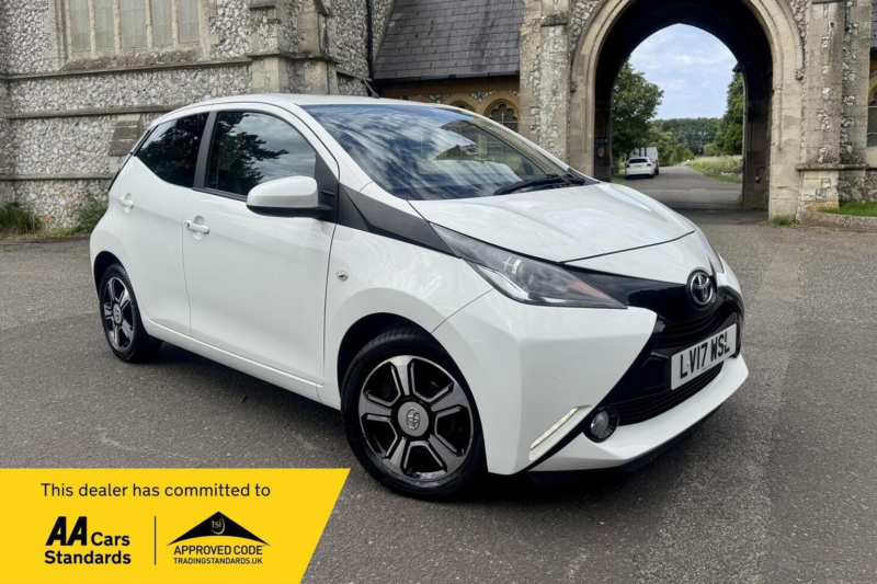 2017 Toyota Aygo 1.0 Vvt-I X-Clusiv3 X-Shift Euro 6 5dr in White — image 1