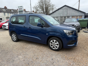 2020 Vauxhall Combo Life 1.2 Turbo Gpf Energy MPV 5dr Petrol Manual Euro 6 (s/s) (7 Seat) (110 Ps) in Blue — image 4