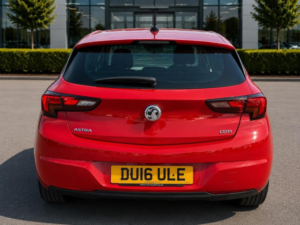 2016 Vauxhall Astra 1.6 Cdti Blueinjection Sri Euro 6 (s/s) 5dr in Red — image 5