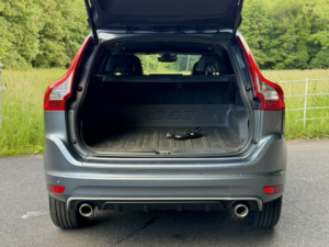 2015 Volvo Xc60 2.0 D4 R-Design Lux Nav Auto in Grey — image 6