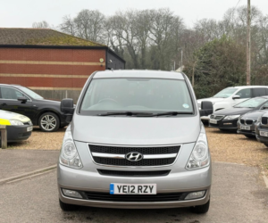 2012 Hyundai I800 2.5 Crdi Style Auto Euro 5 5dr in Silver — image 4