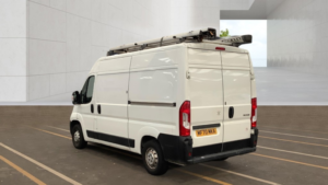 2020 Peugeot Boxer 2.2 Bluehdi 335 Professional in White — image 4