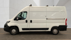 2020 Peugeot Boxer 2.2 Bluehdi 335 Professional in White — image 6