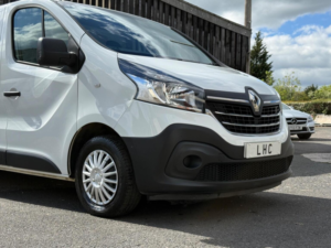 2021 Renault Trafic 2.0 Dci Energy 30 Business+ Lwb Standard Roof Euro 6 (s/s) 5dr in White — image 5