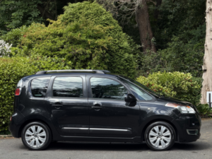 2010 Citroen C3 Picasso 1.6 Hdi Exclusive in Black — image 2