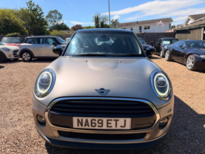 2019 MINI Hatch 1.5 Cooper Classic Euro 6 (s/s) 5dr in Silver — image 4