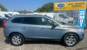 2009 Volvo Xc60 2.4 D5 S in Blue — image 4