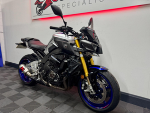 2017 Yamaha Mt-10 1000 Sp Hyper-Naked Euro 4 in Silver — image 4