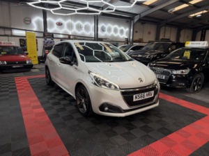 2016 Peugeot 208 1.2 Puretech Gt Line in White — image 6